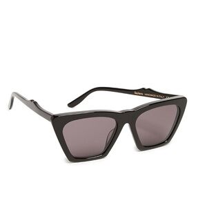 Illesteva Lisbon Sunglasses